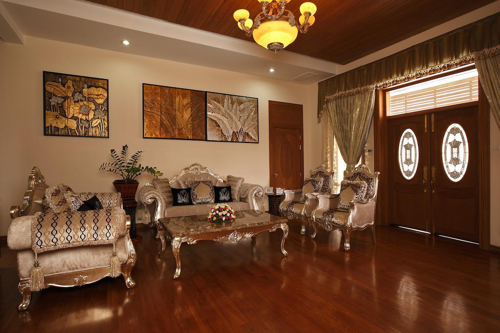 Myat Taw Win Hotel Naypyidaw Zimmer foto